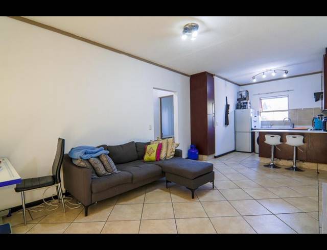 2 BEDROOM APARTMENT FOR SALE IN LONEHILL